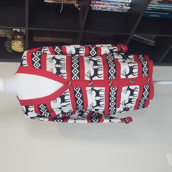 MERRY CHRISTMAS from V28 Oversized Reindeer V-neck Cardigan with Pockets - Picture 1 of 11